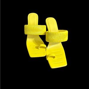 Yellow women heel size 11 with one toe slightly used wooden heel